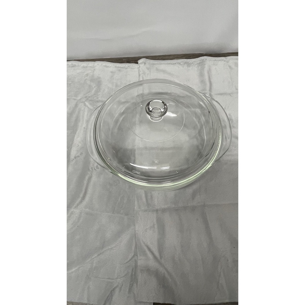 Vintage Pyrex Clear Covered Casserole Dish Round Oven & Microwave Safe USA - Picture 2 of 9